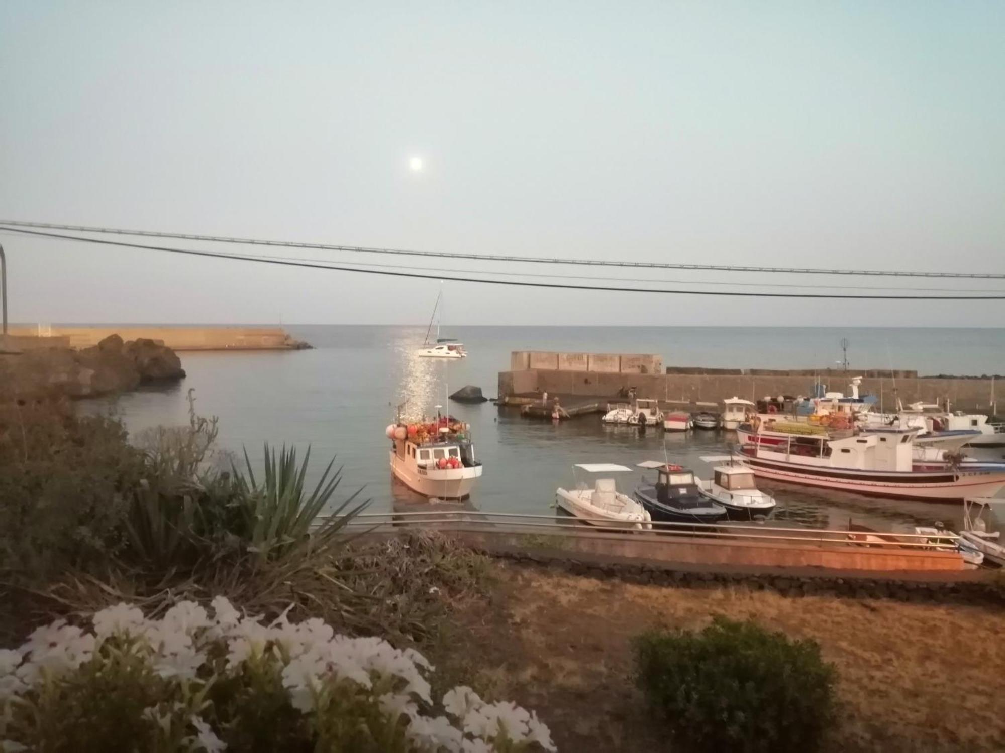 Acirealevacanze - Romantica Camera Sul Mare ภายนอก รูปภาพ